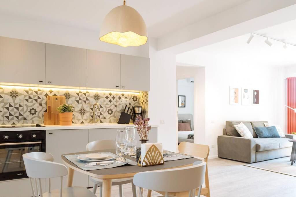 부쿠레슈티 Sunny 2Br Flat - Old Town View 아파트 외부 사진