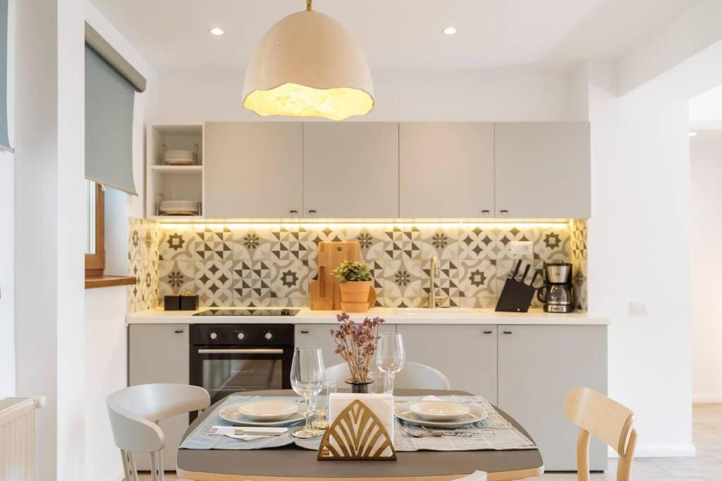 부쿠레슈티 Sunny 2Br Flat - Old Town View 아파트 외부 사진